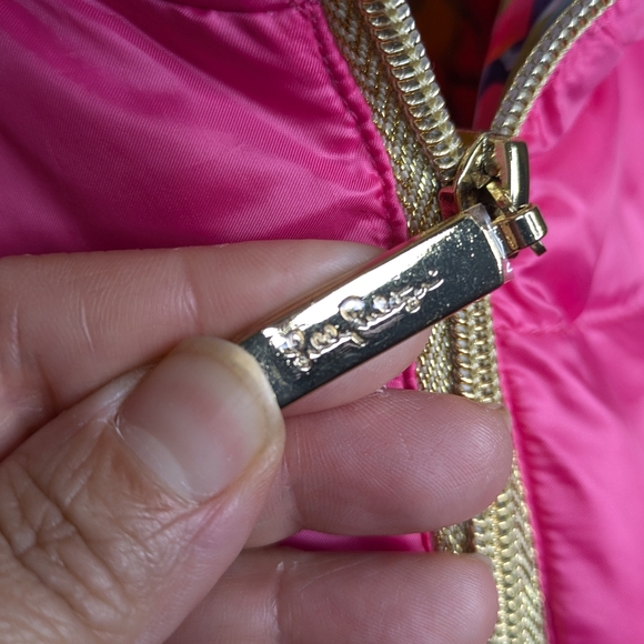 Lilly Pulitzer Allie Packable Puffer Vest Medium Pink Floral Down Lightweight Re - Picture 5 of 11